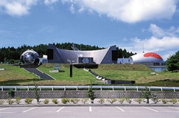 石川県能登島ガラス美術館（七尾市）