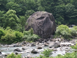 百万貫岩（白山市）